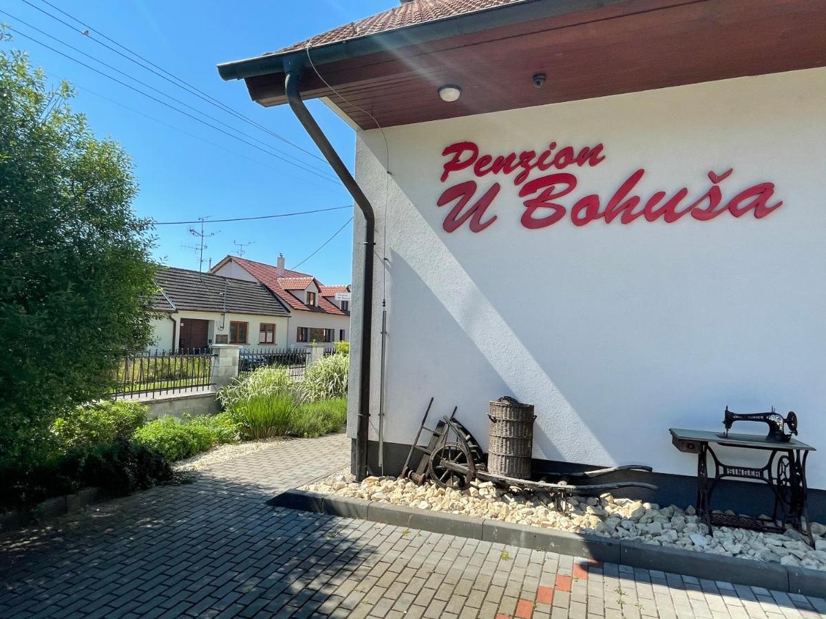 Penzion U Bohusa Lednice Luaran gambar